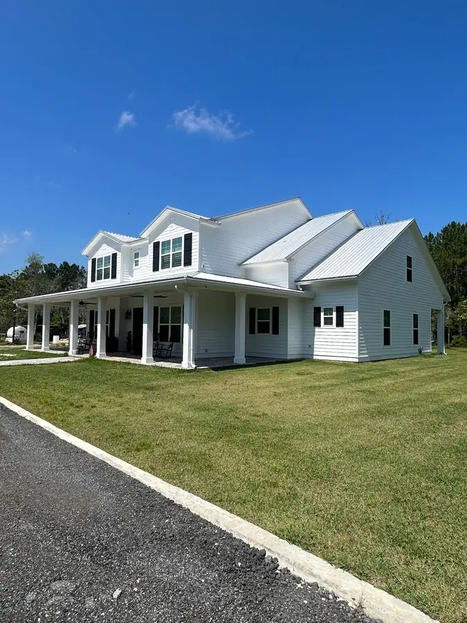 Completed residential siding installation by Endless Siding in Florida