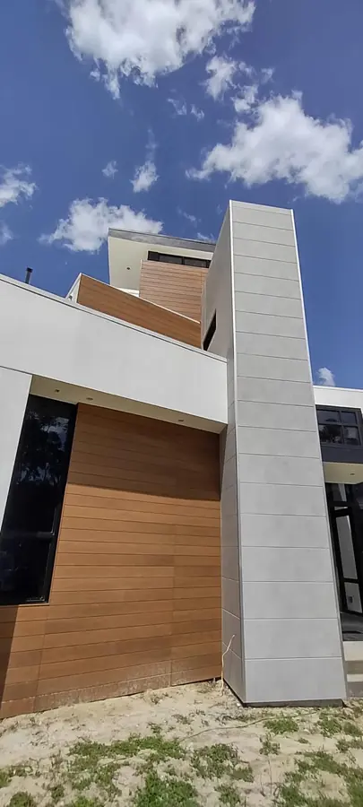 Completed residential siding installation by Endless Siding in Florida